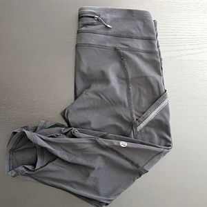 Lululemon Speed Crop - mesh inserts - Black